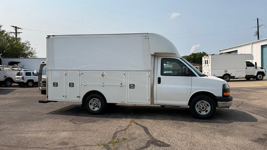 Used 2016 GMC Savana 3500 RWD image 6