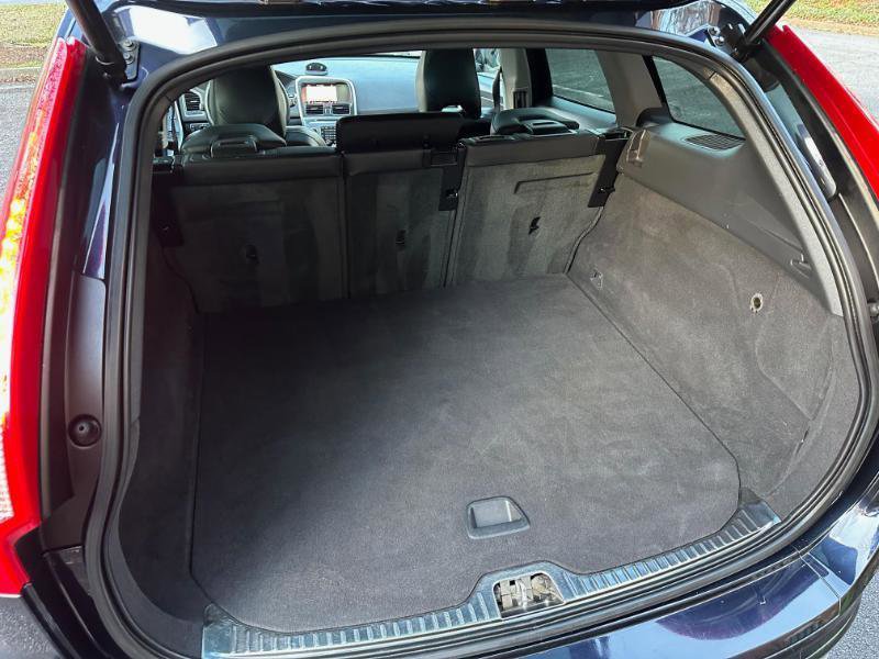 Used 2017 Volvo XC60 T6 Dynamic w/ Preferred Option Package image 13