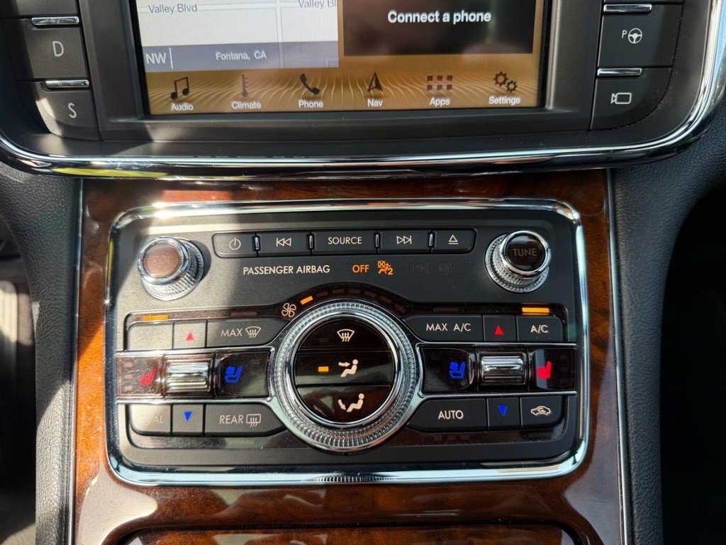 Used 2017 Lincoln Continental Reserve w/ Technology Package image 37