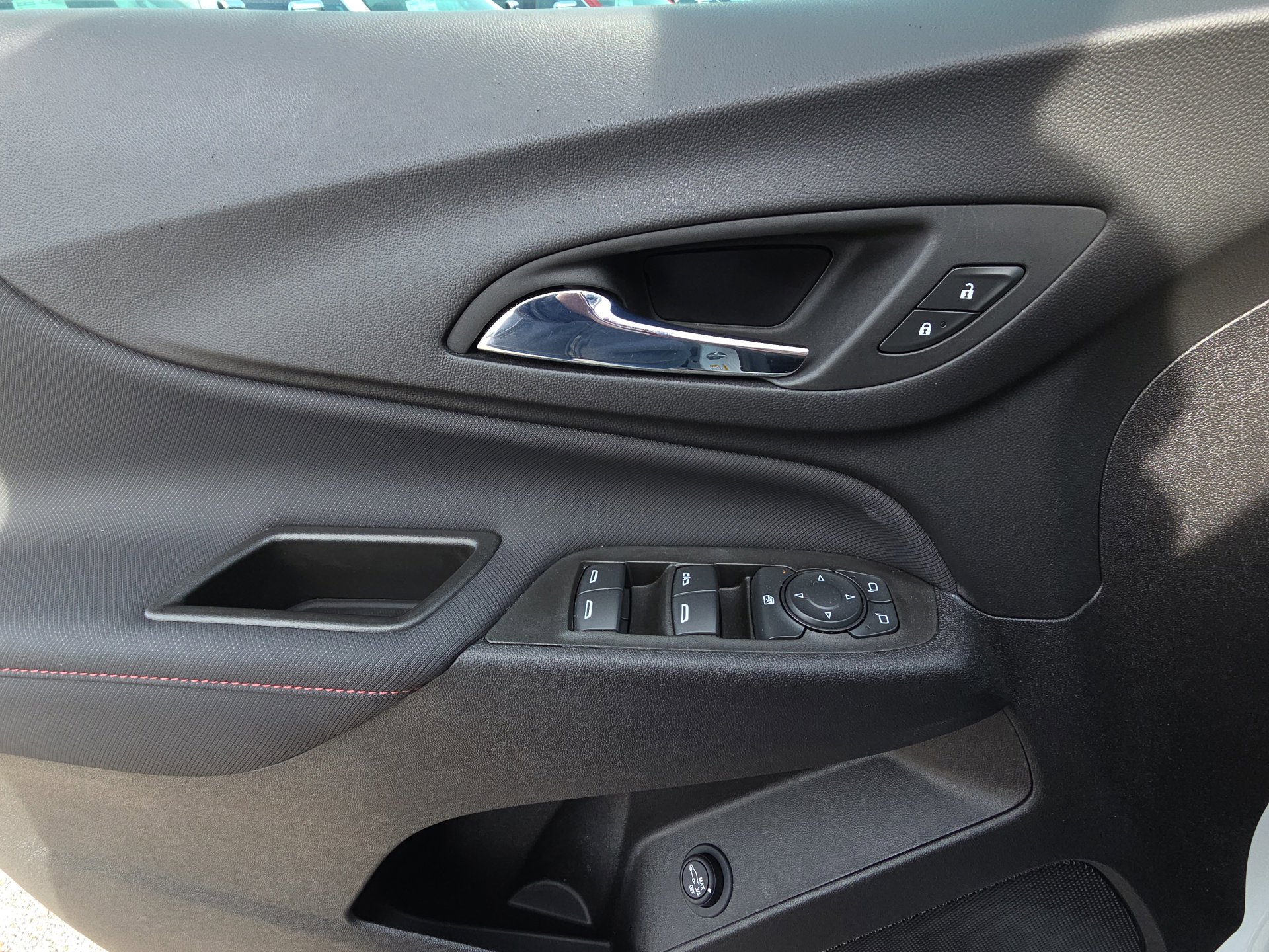 Used 2024 Chevrolet Equinox RS w/ RS Leather Package image 14