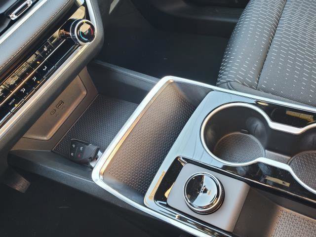 New 2026 Chevrolet Equinox LT w/ LPO, Floor Liner Package image 19