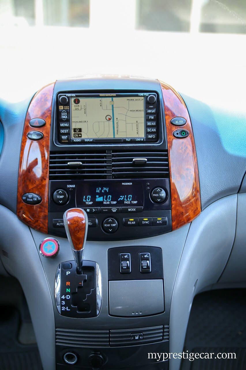 Used 2010 Toyota Sienna XLE Limited w/ XLE Limited Pkg 2 AWD/4WD image 26