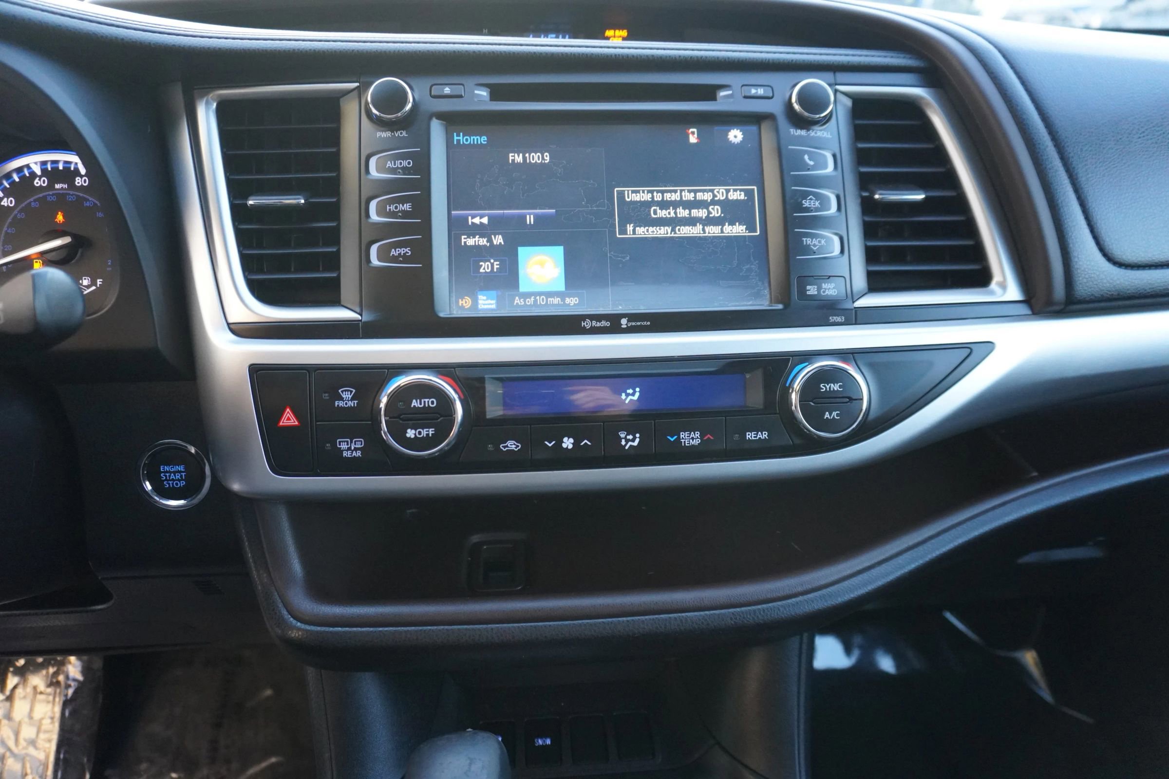 Used 2015 Toyota Highlander XLE image 18