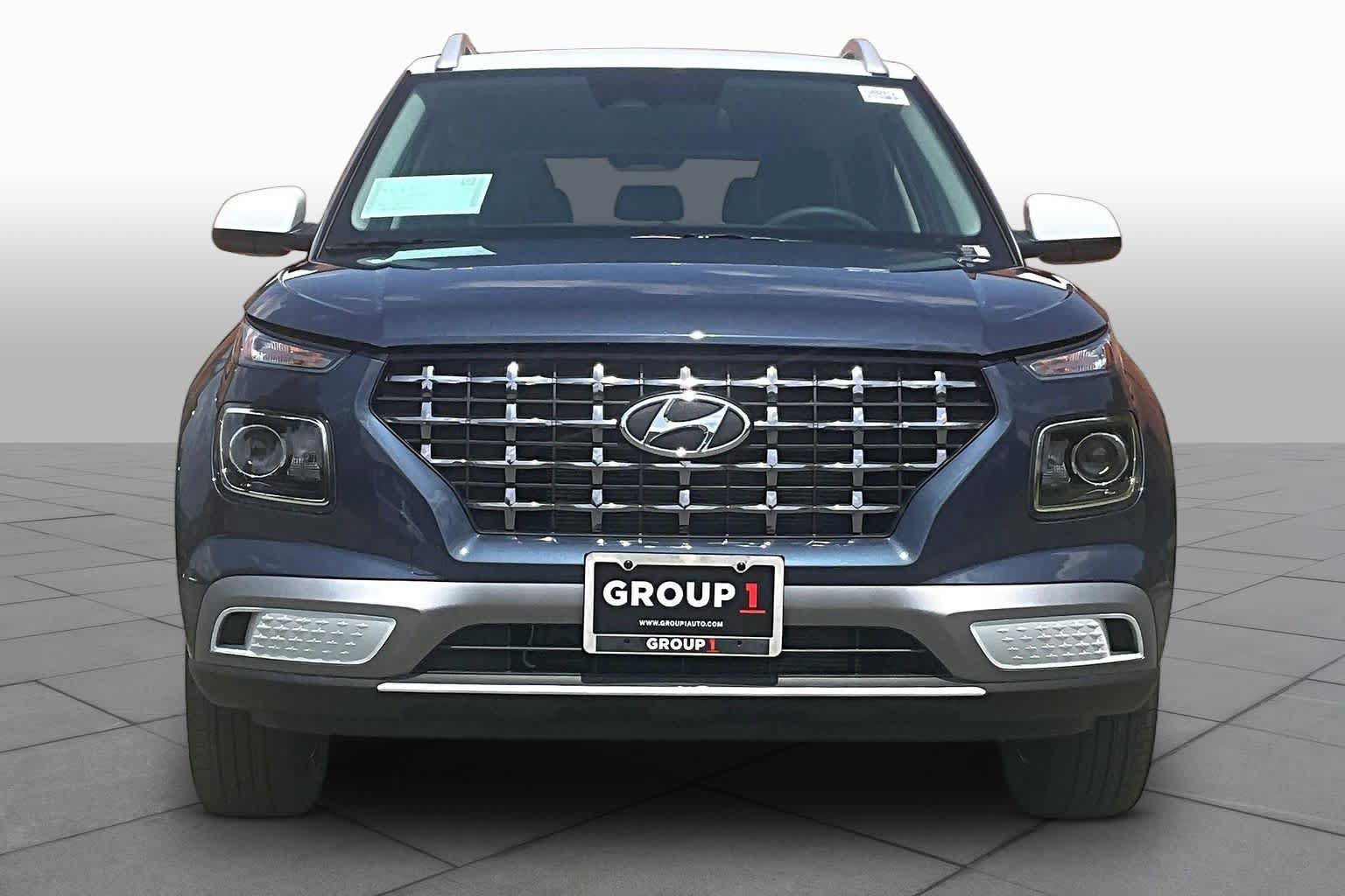New 2026 Hyundai Venue SEL FWD image 3