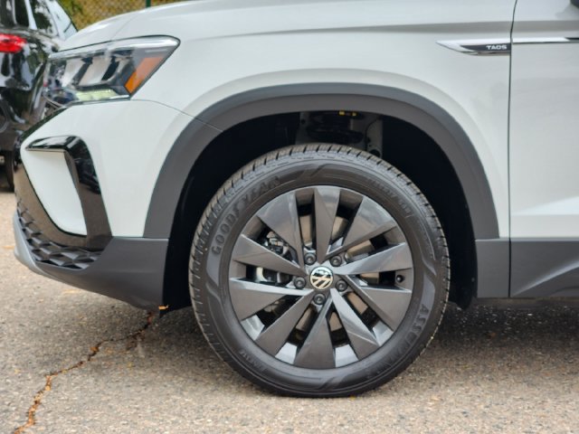 Certified 2023 Volkswagen Taos S FWD image 9