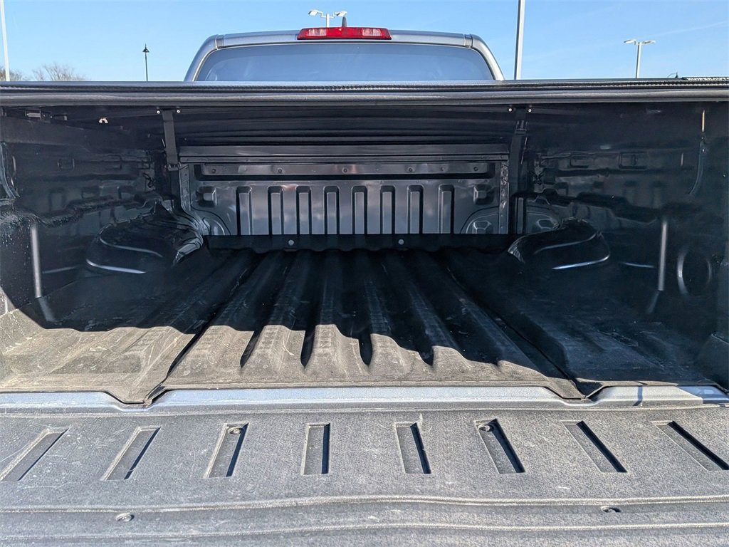 Used 2025 Nissan Frontier SV image 18