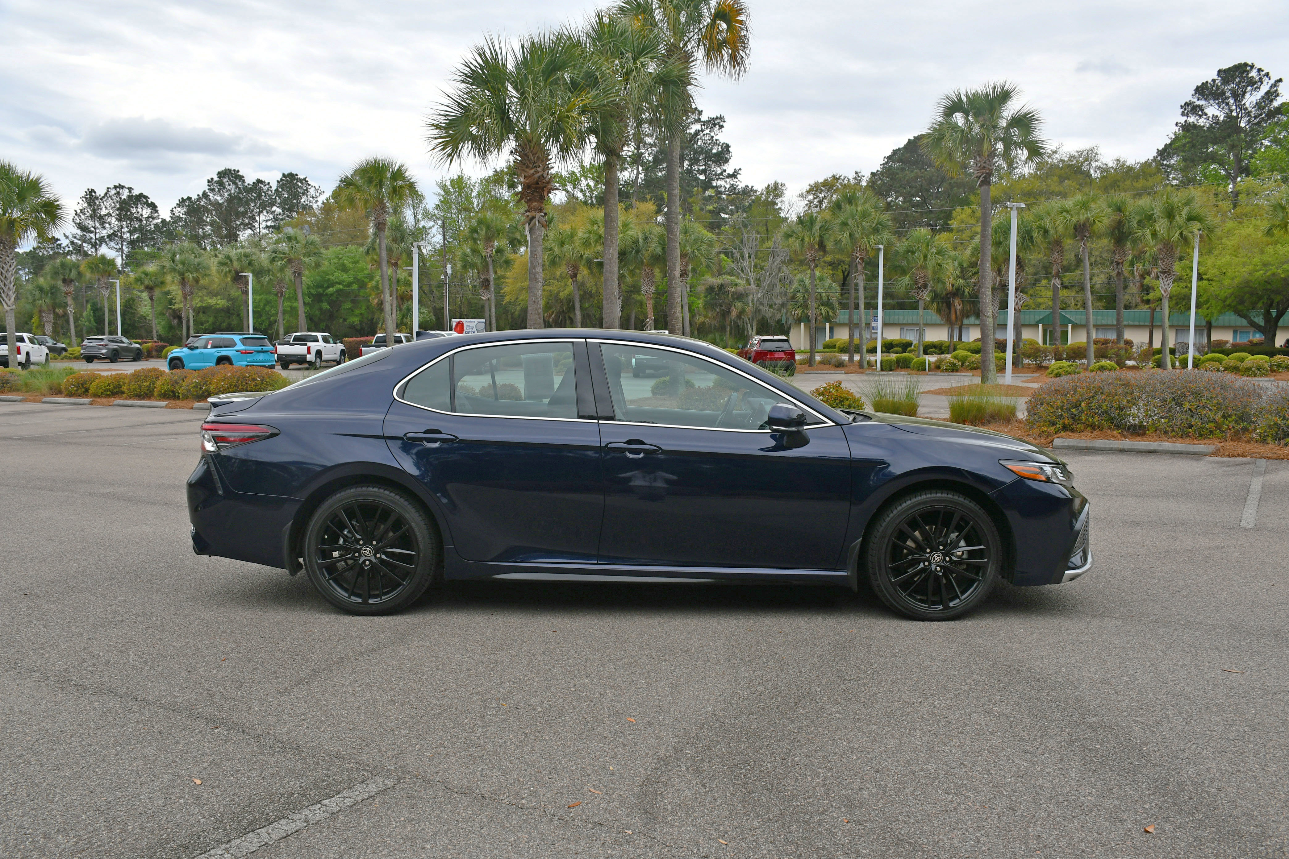 Certified 2022 Toyota Camry XSE FWD image 2