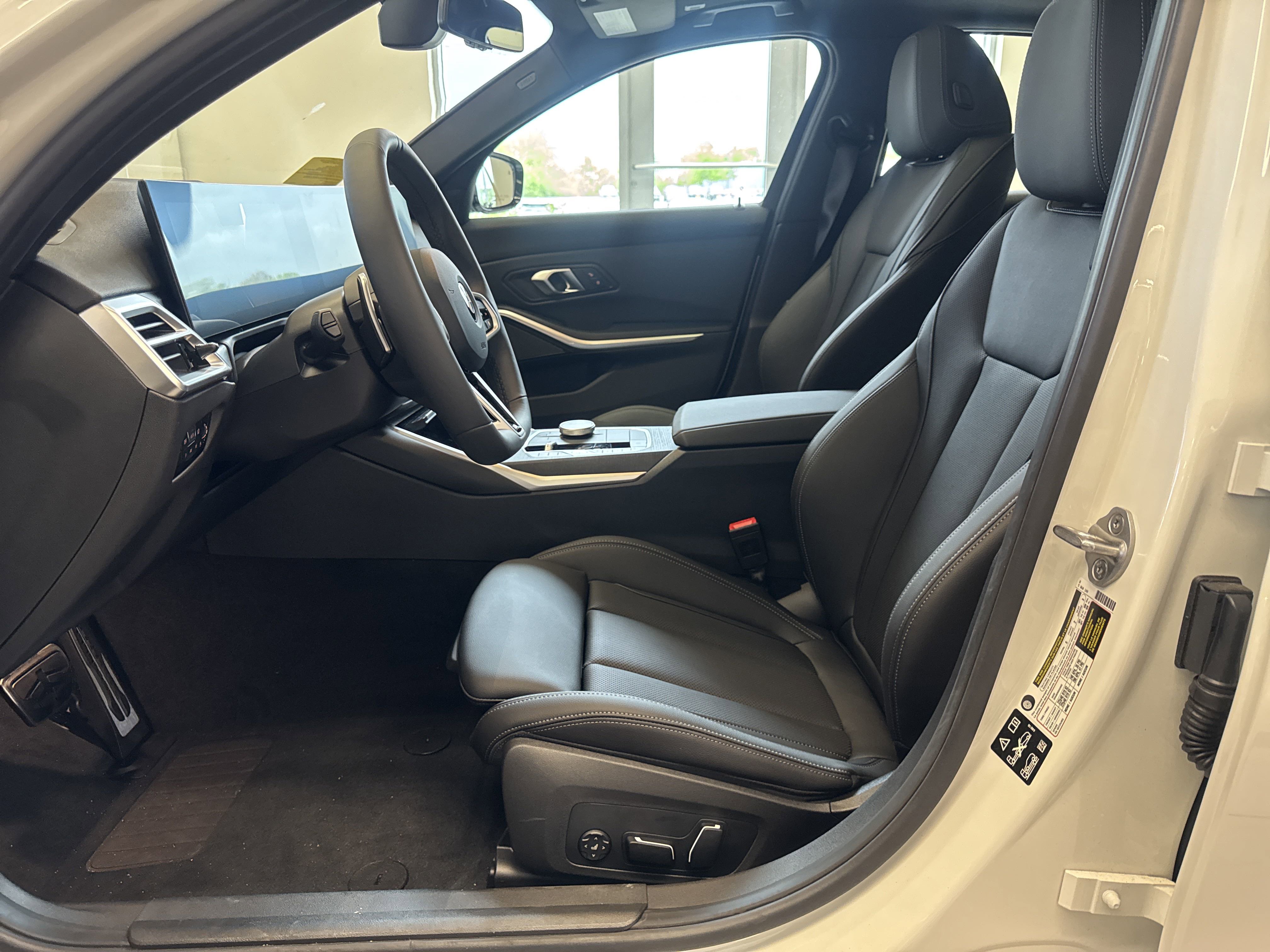 Used 2025 BMW 330i xDrive Sedan w/ M Sport Package image 14