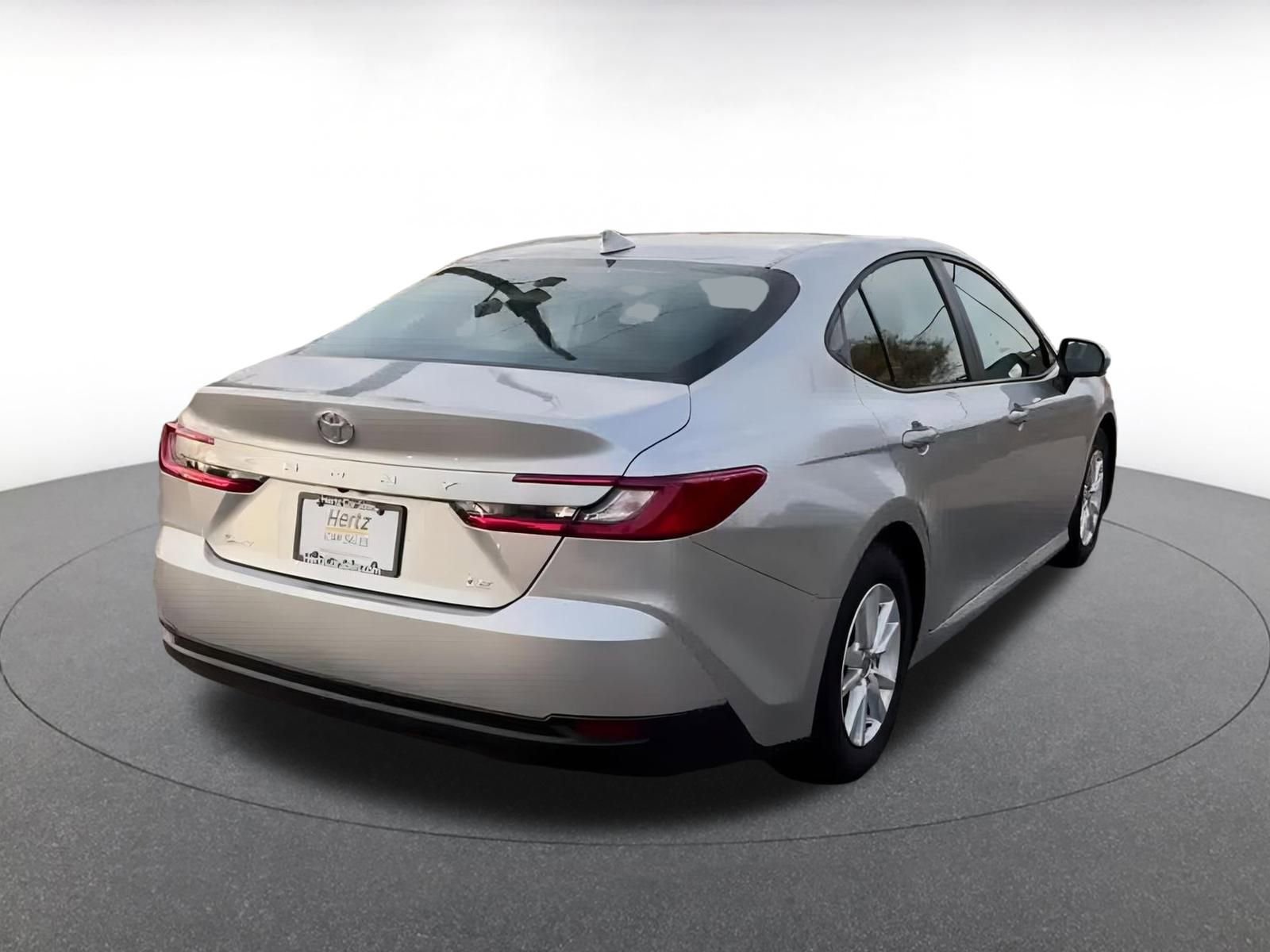 Used 2025 Toyota Camry LE image 14