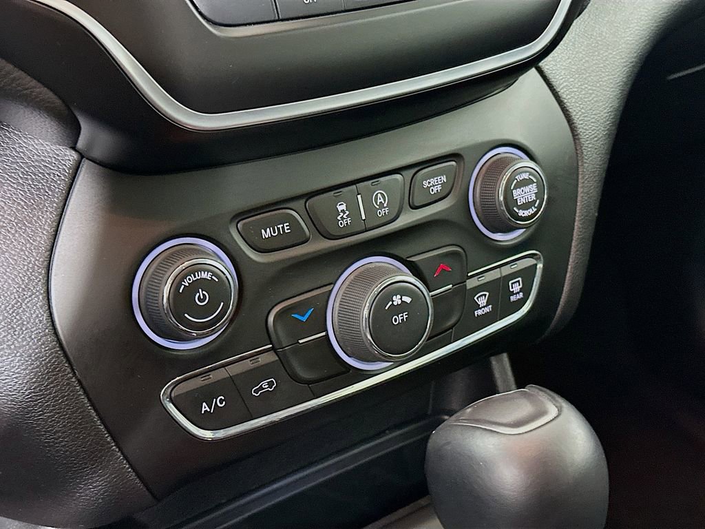 Certified 2020 Jeep Cherokee Latitude Plus image 22