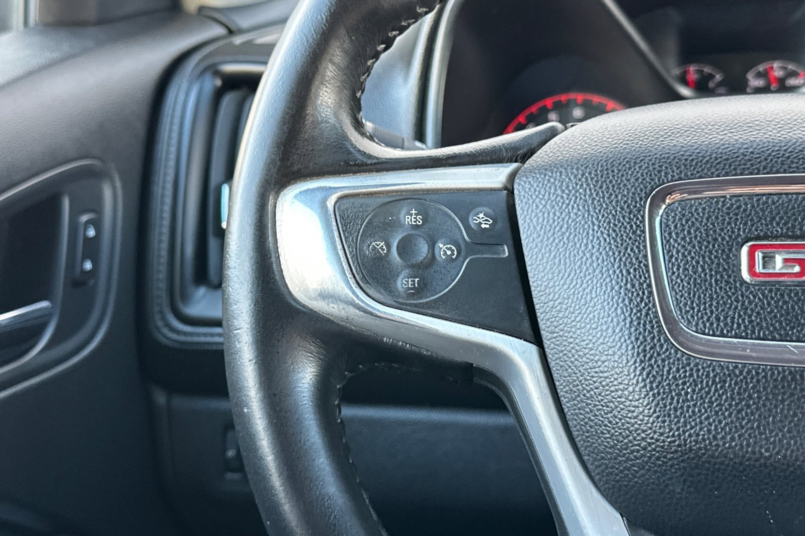 Used 2016 GMC Canyon SLT w/ Driver Alert Package image 34