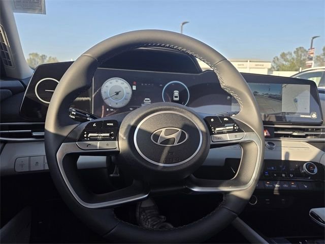 New 2025 Hyundai Elantra Limited FWD image 26