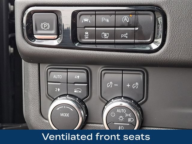 Used 2025 GMC Yukon XL Denali AWD/4WD image 9