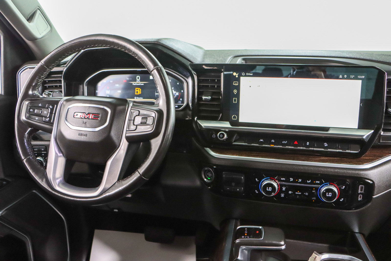 Used 2023 GMC Sierra 1500 Elevation w/ X31 Off-Road Package AWD/4WD image 18