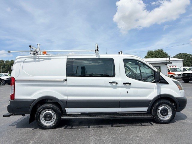 Used 2015 Ford Transit 250 130 Low Roof RWD image 5