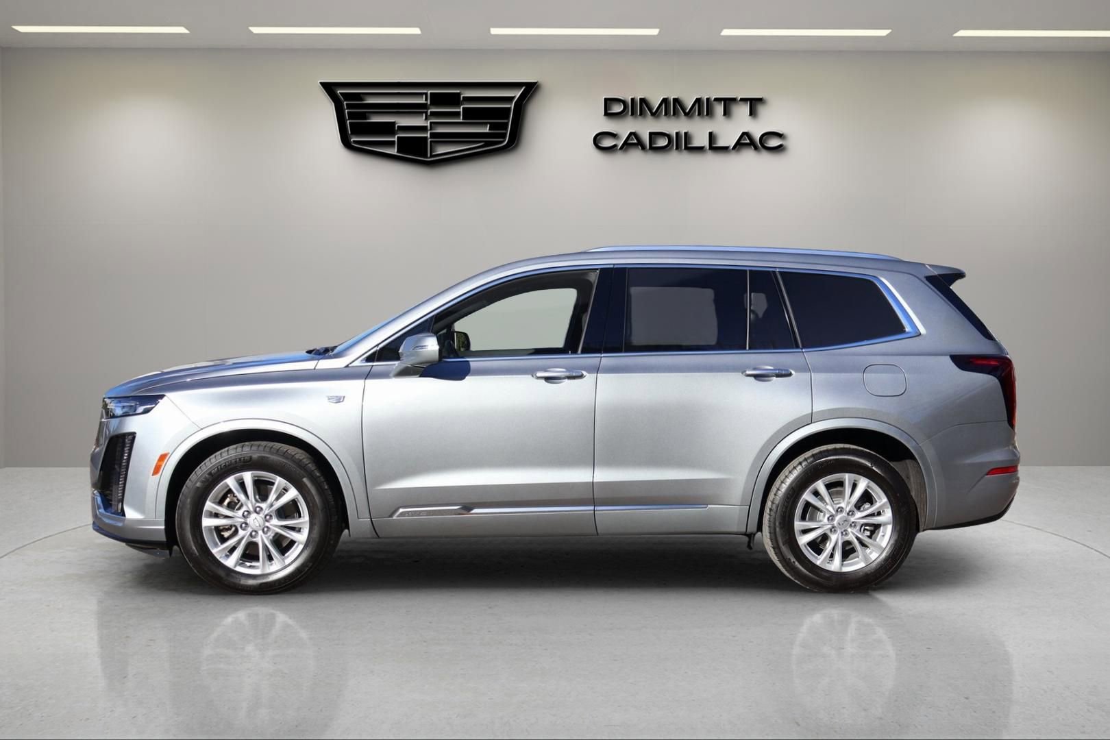 New 2025 Cadillac XT6 Luxury FWD image 2
