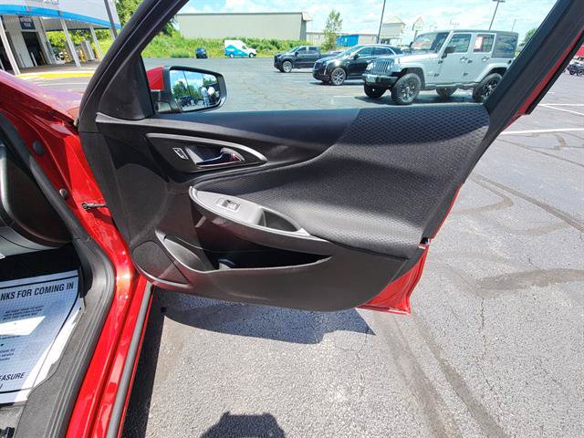 Used 2024 Chevrolet Malibu RS w/ LPO, Floor Liner Package FWD image 9