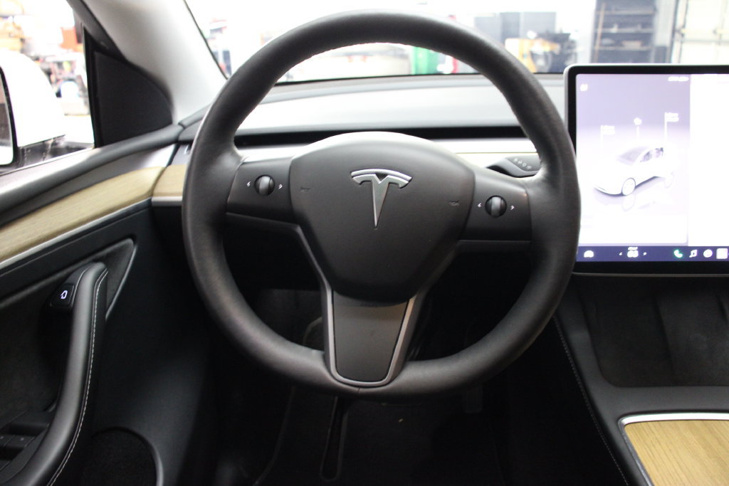 Used 2023 Tesla Model Y Long Range AWD/4WD image 10
