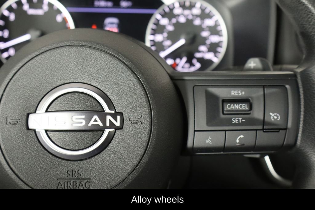 Used 2023 Nissan Rogue S image 10