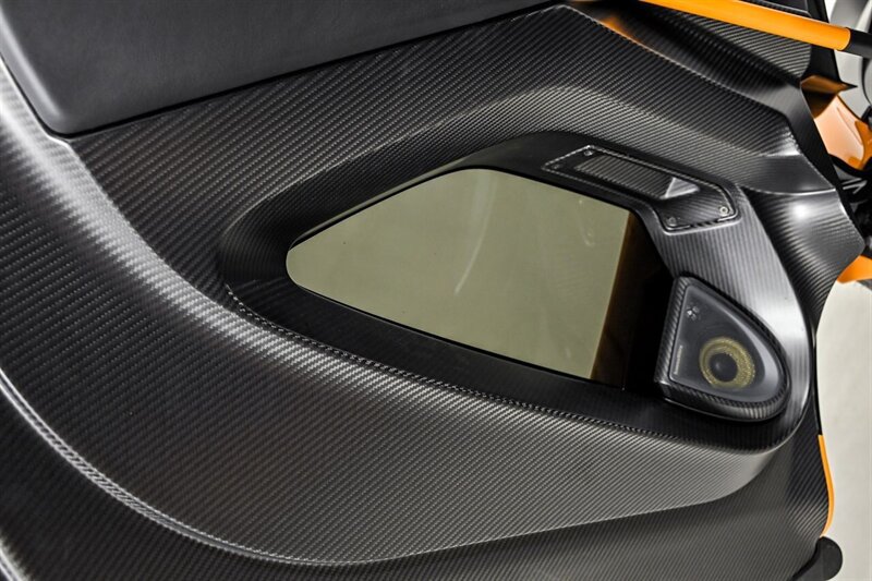 Used 2019 McLaren Senna RWD image 23