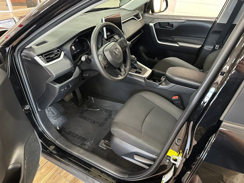 Used 2023 Toyota RAV4 LE AWD/4WD image 8