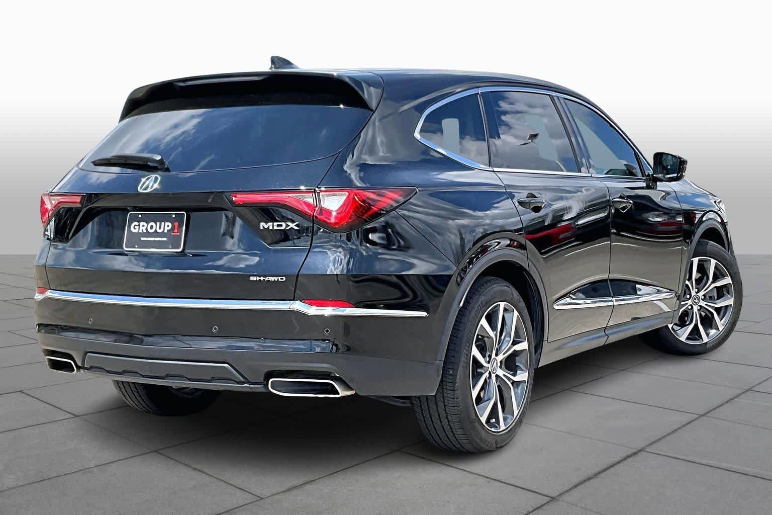 Used 2023 Acura MDX SH-AWD w/ Technology Package image 12
