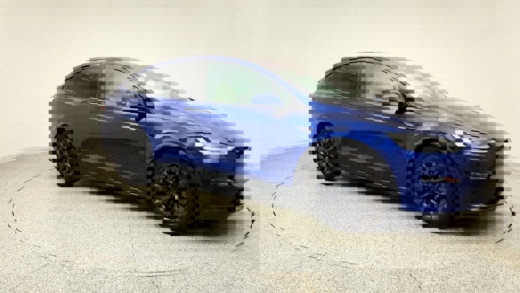 Used 2022 Tesla Model X Plaid image 3