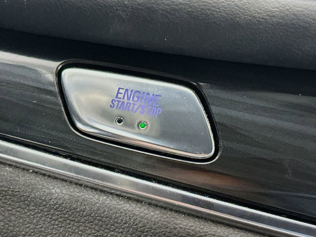 Used 2023 Buick Enclave Essence image 17