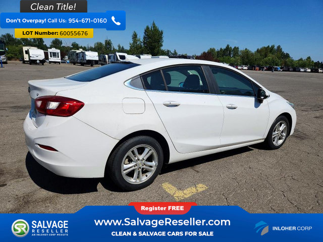Used 2018 Chevrolet Cruze LT w/ Convenience Package FWD image 4