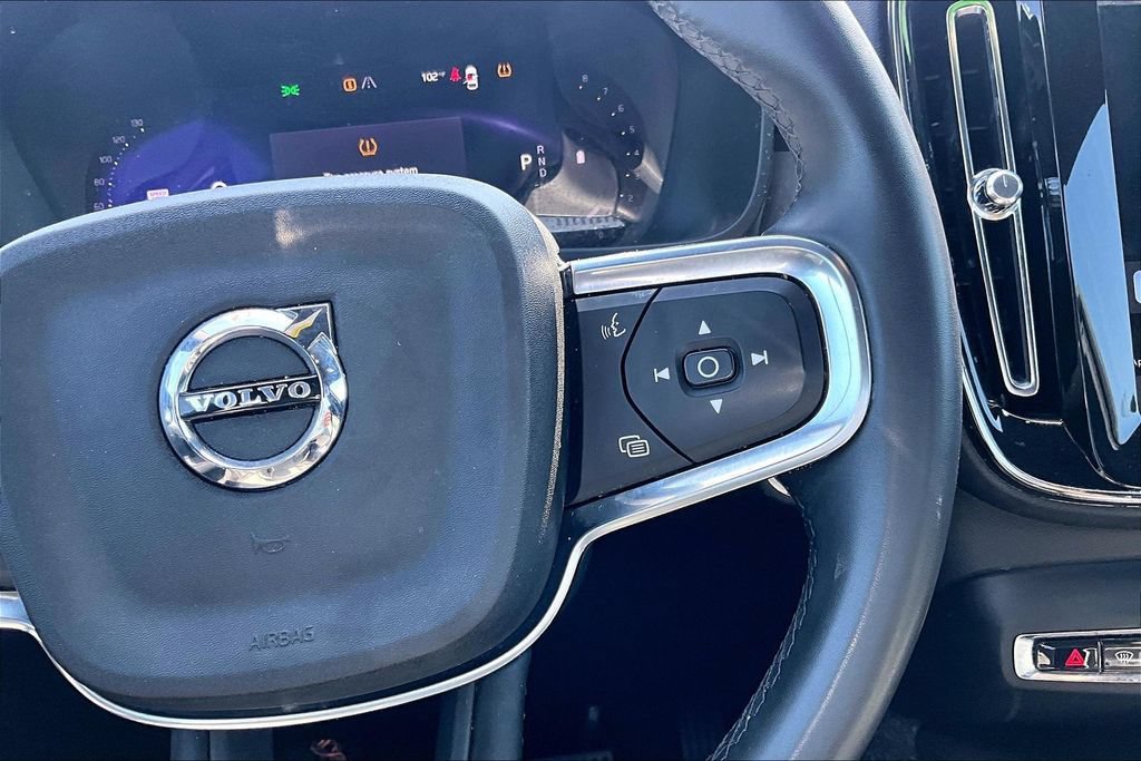 Used 2025 Volvo XC40 B5 Core AWD/4WD image 26
