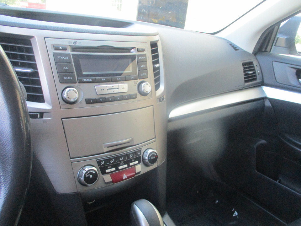 Used 2012 Subaru Outback 2.5i Premium w/ All-Weather Pkg AWD/4WD image 38