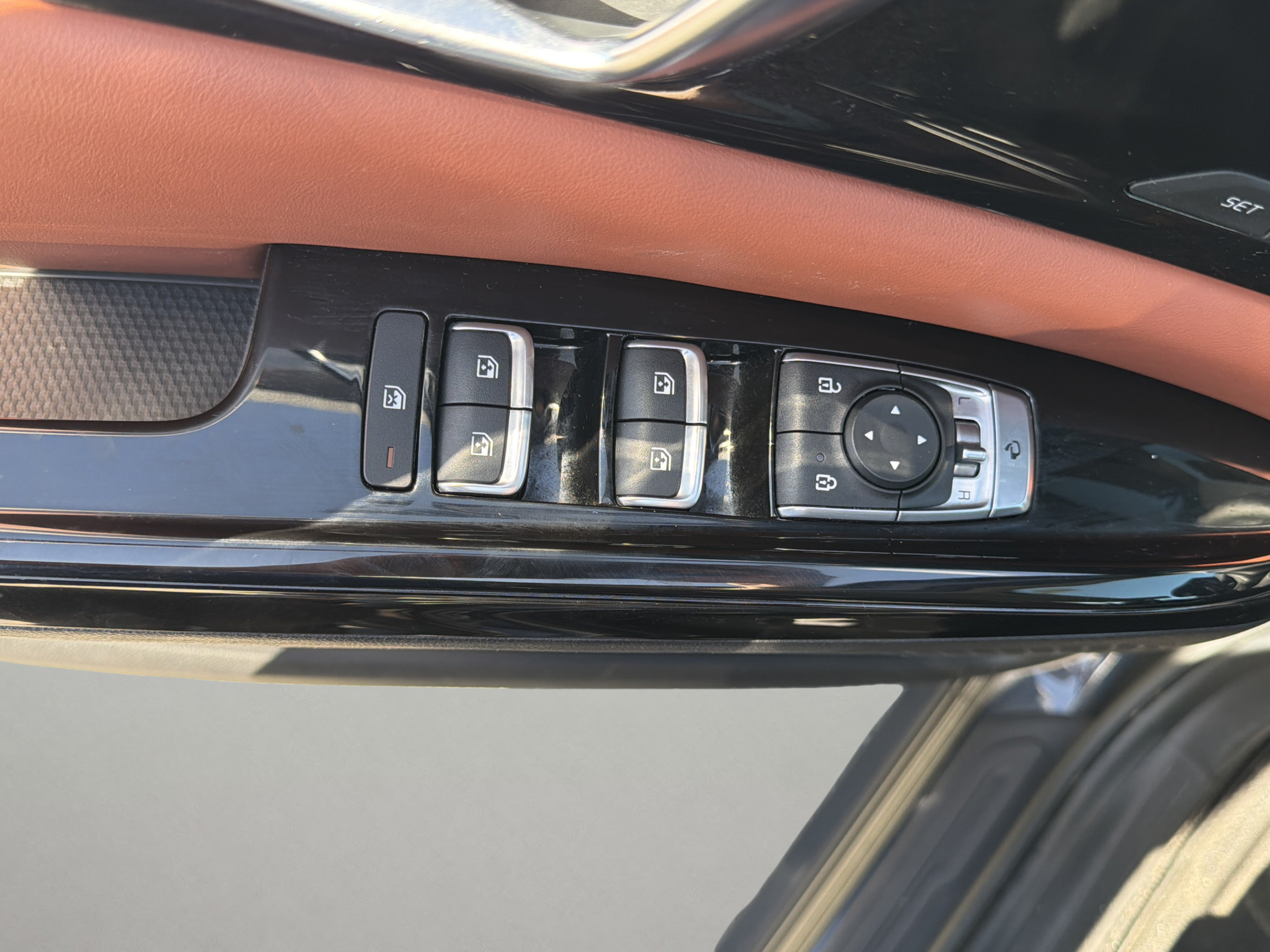 Used 2022 Kia Carnival SX FWD image 18
