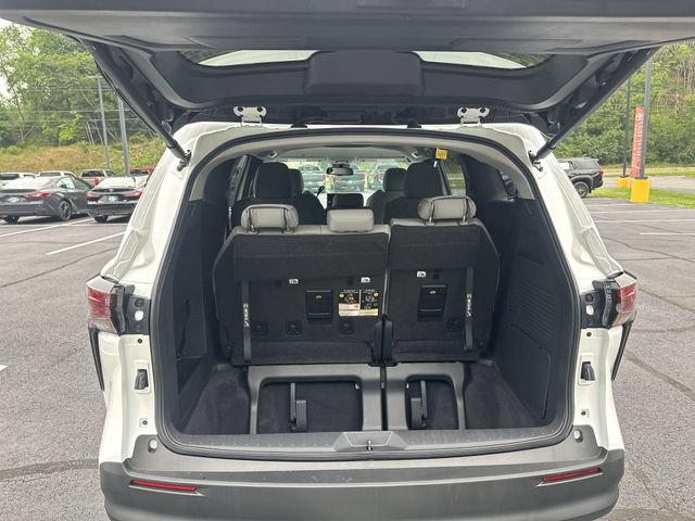New 2026 Toyota Sienna LE AWD/4WD image 22