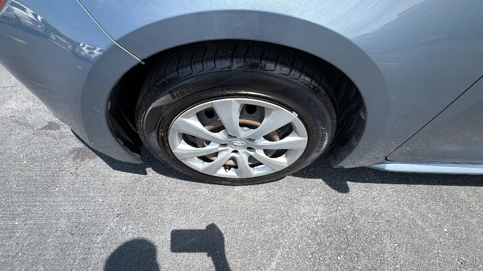 Used 2021 Toyota Corolla LE FWD image 47