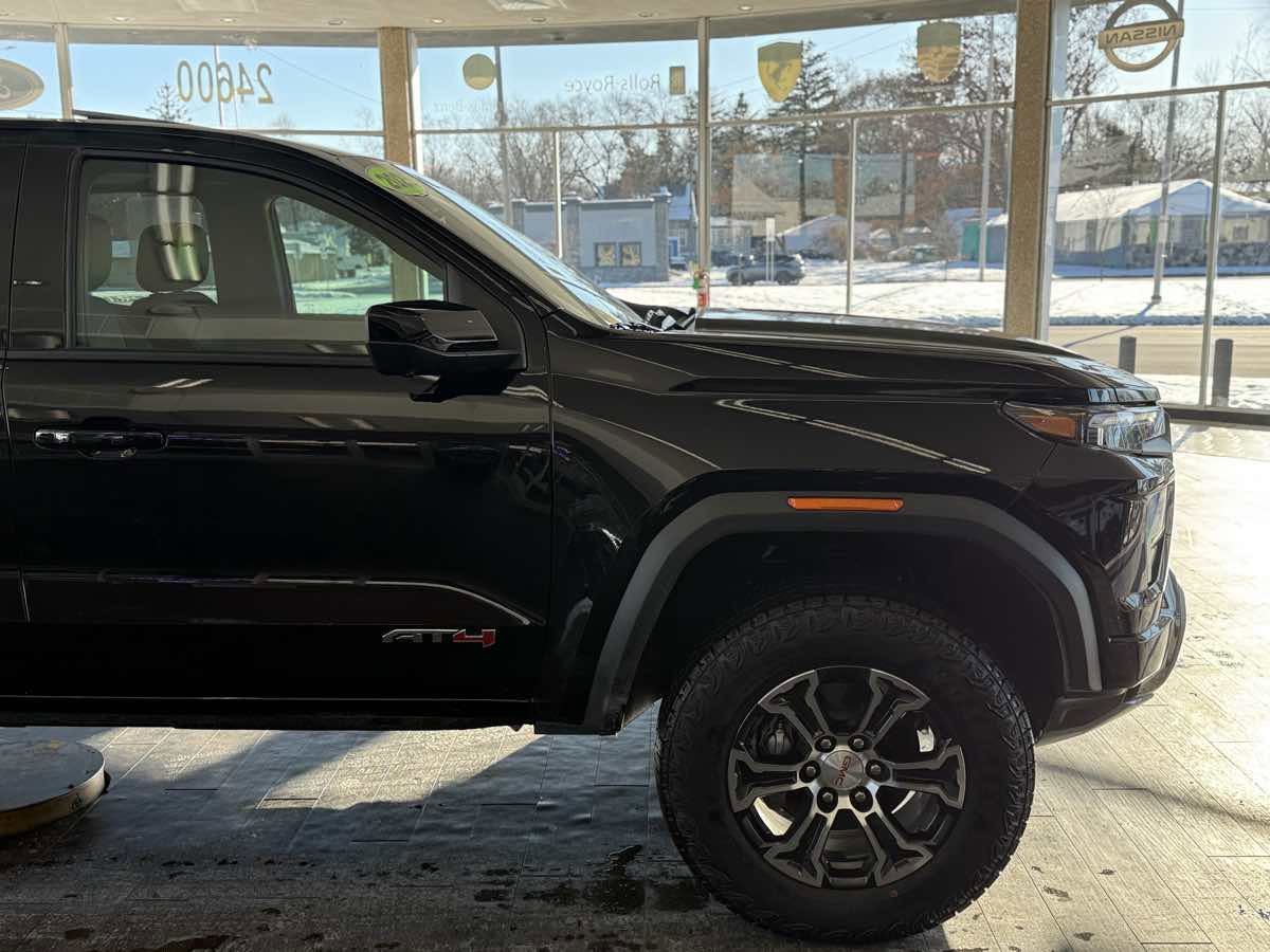 Used 2025 GMC Canyon AT4 w/ Technology Plus Package image 12