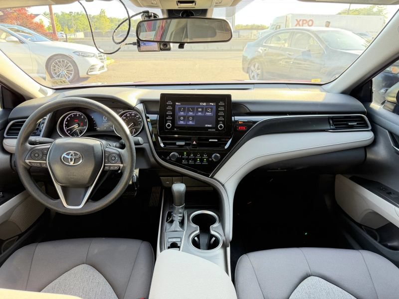 Used 2021 Toyota Camry LE AWD/4WD image 17