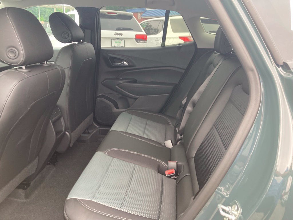 New 2026 Chevrolet Trax LT w/ LT Convenience Package FWD image 19