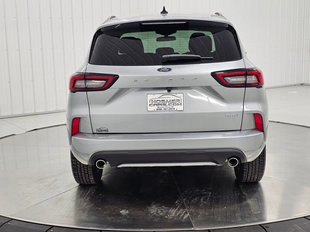 Used 2023 Ford Escape ST-Line Select AWD/4WD image 4