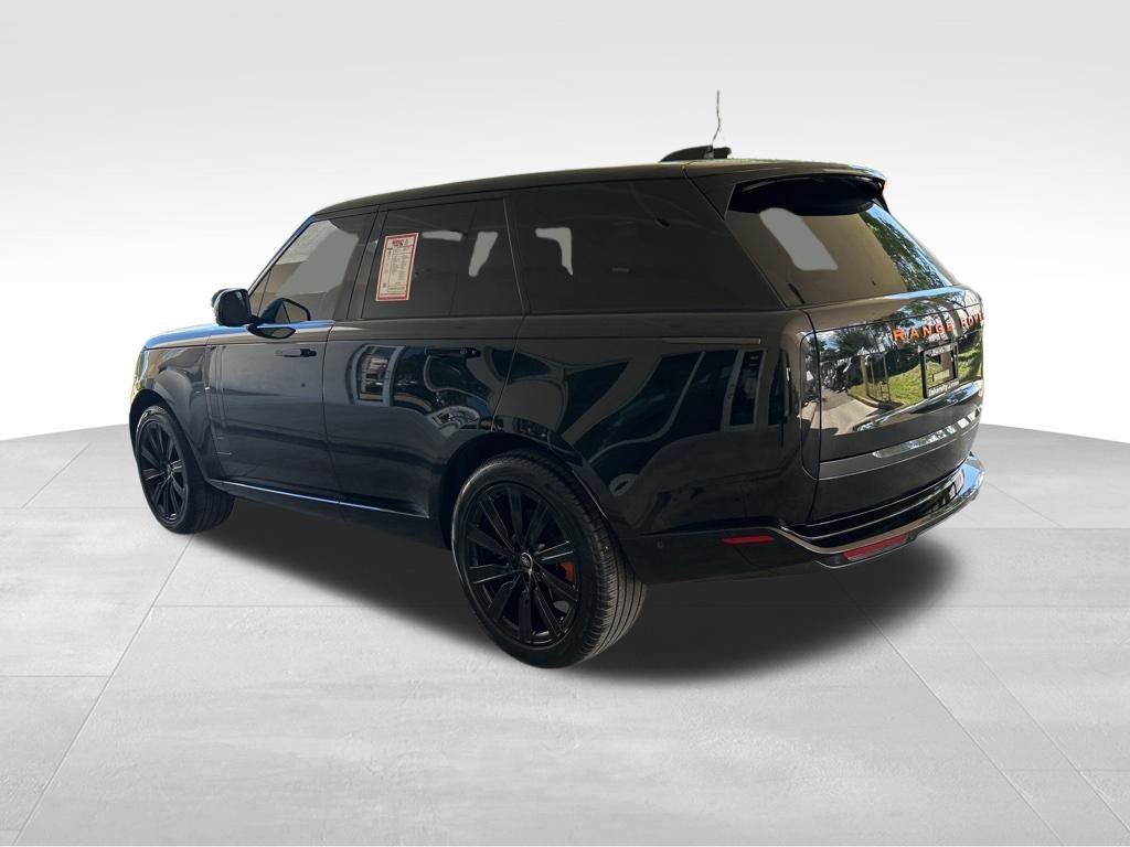 Used 2024 Land Rover Range Rover SE AWD/4WD image 4