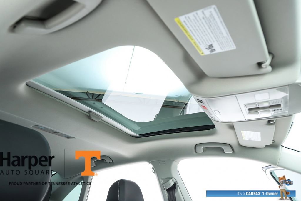 Used 2025 Volkswagen Jetta SE w/ Sunroof Package image 73