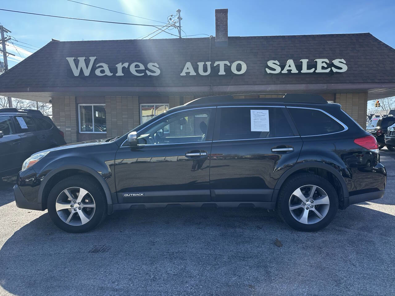 Used 2013 Subaru Outback 2.5i Limited w/ Special Appearance Pkg AWD/4WD image 1