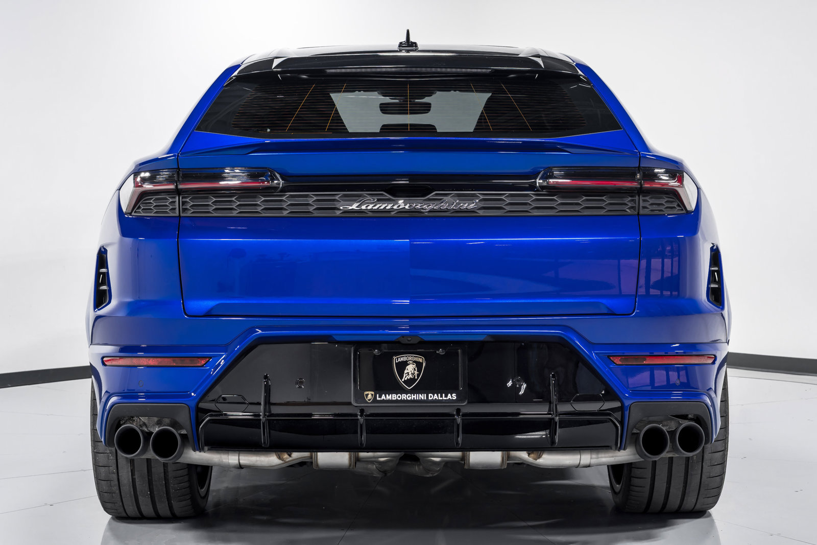 Used 2025 Lamborghini Urus SE AWD/4WD image 4