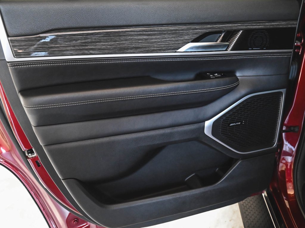 Used 2022 Jeep Wagoneer Series III image 12