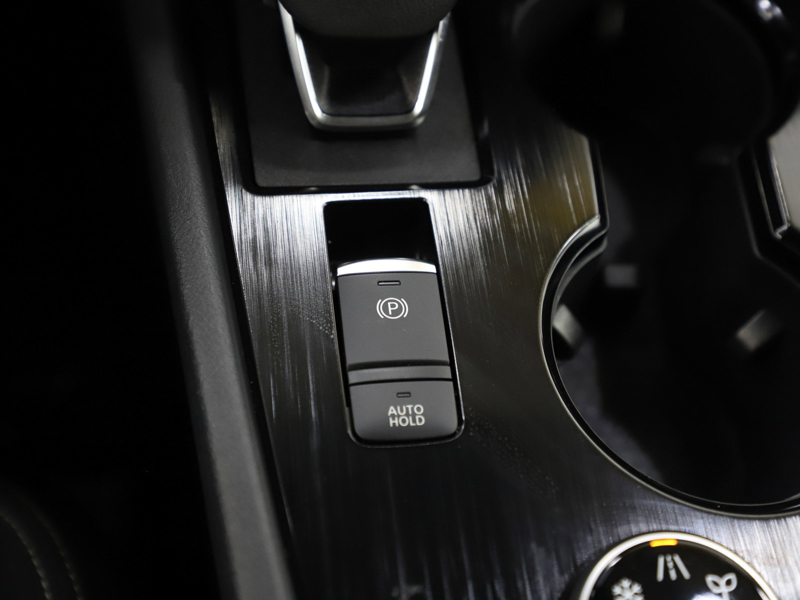 Used 2025 Nissan Rogue SV image 25