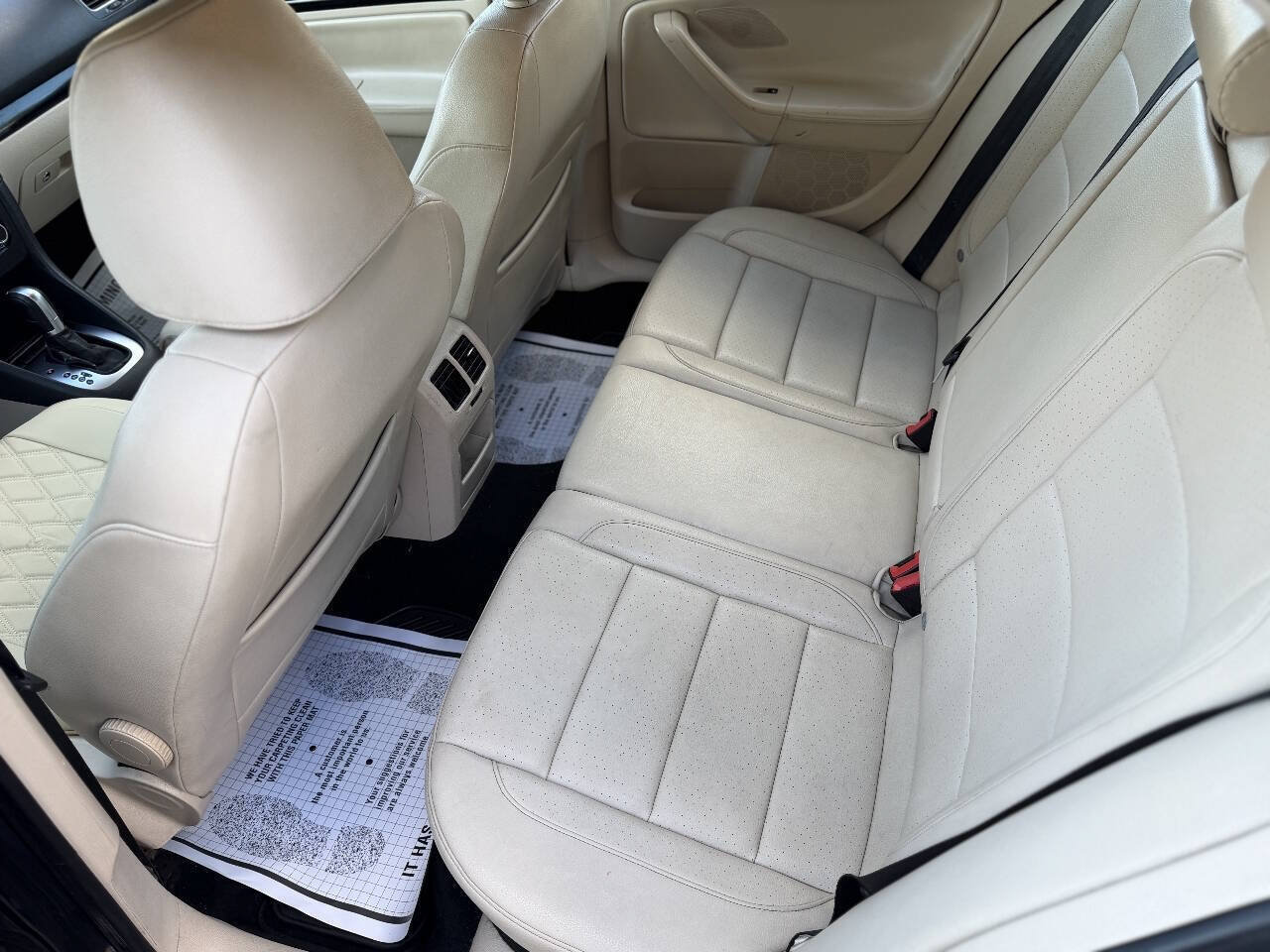 Used 2011 Volkswagen Jetta SE FWD image 16