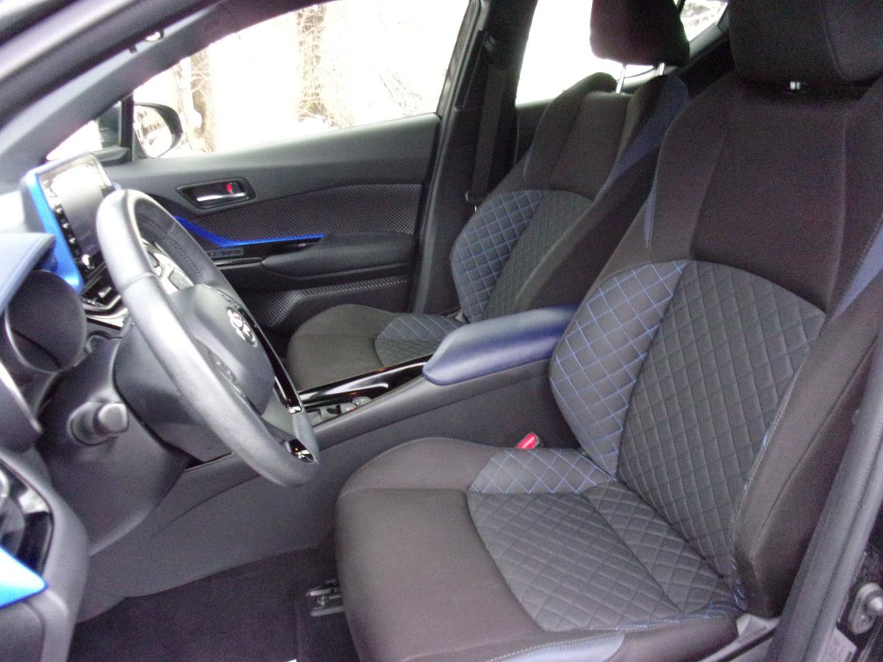 Used 2021 Toyota C-HR XLE image 8