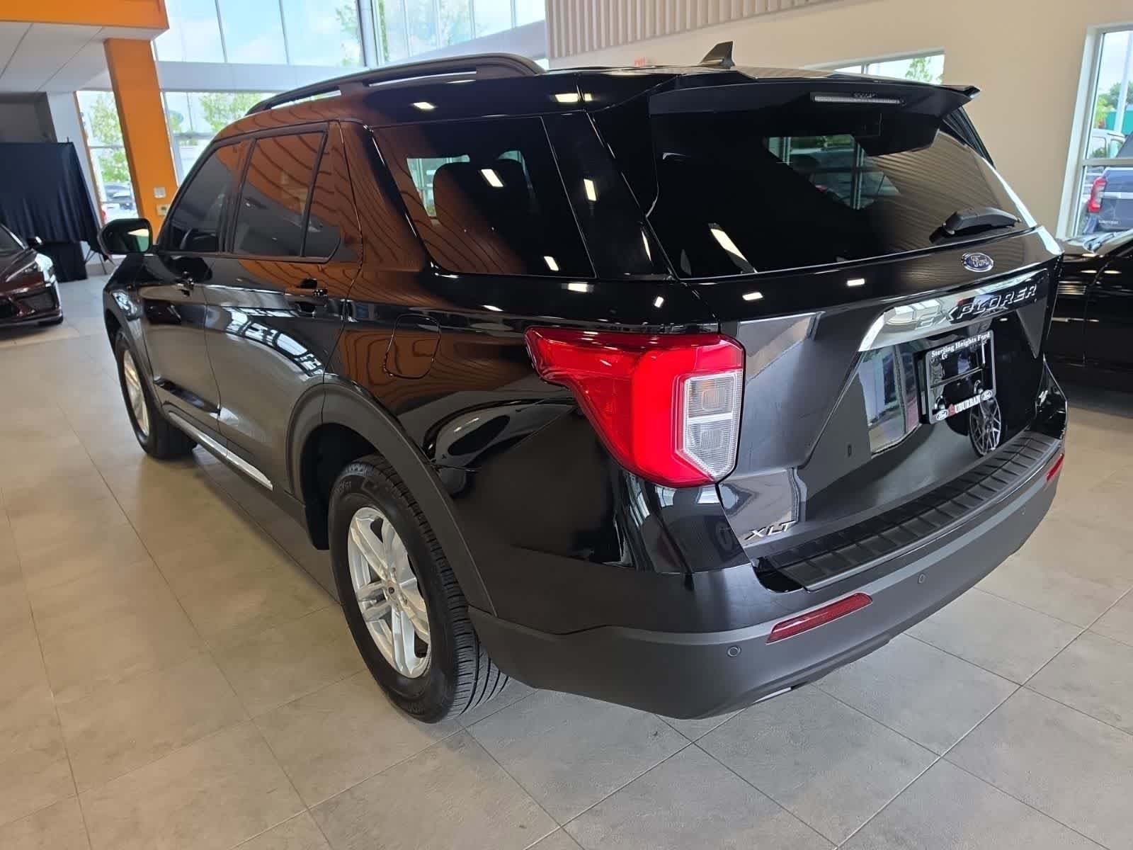 Used 2024 Ford Explorer XLT AWD/4WD image 11
