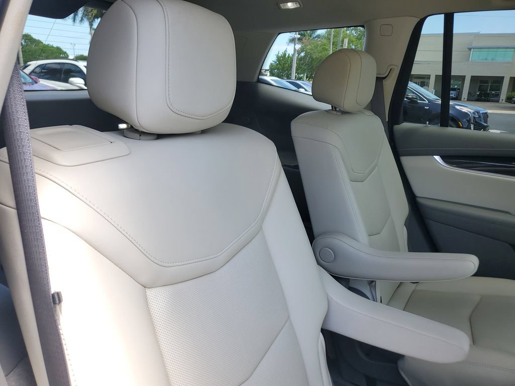 Certified 2024 Cadillac XT6 Premium Luxury w/ Technology Package FWD image 23