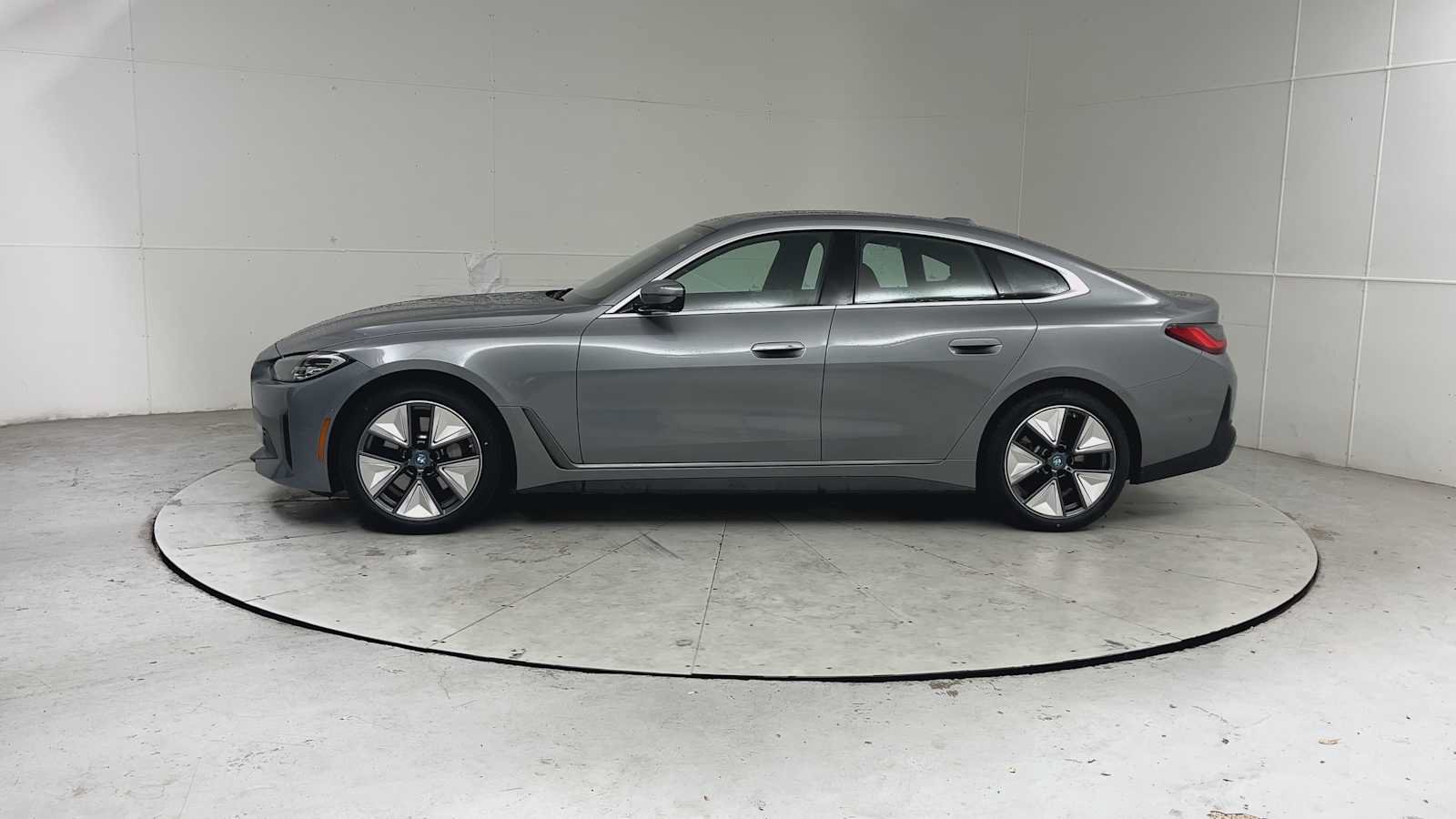 Used 2023 BMW i4 eDrive35 w/ Premium Package RWD image 4