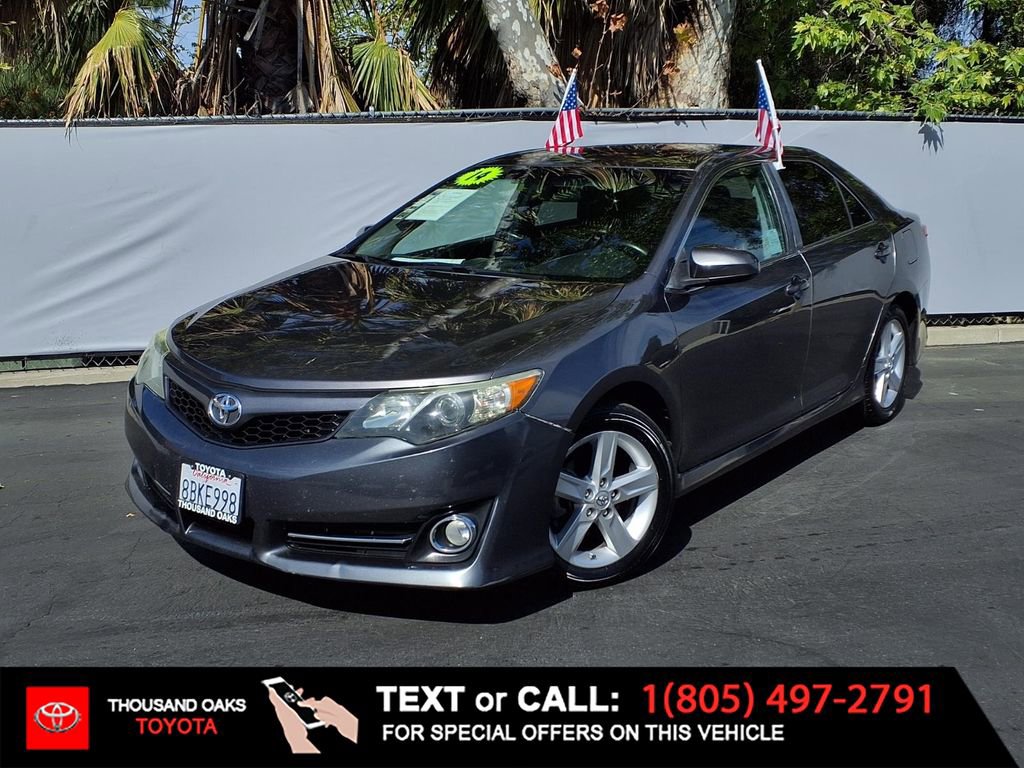 Used 2014 Toyota Camry SE image 1
